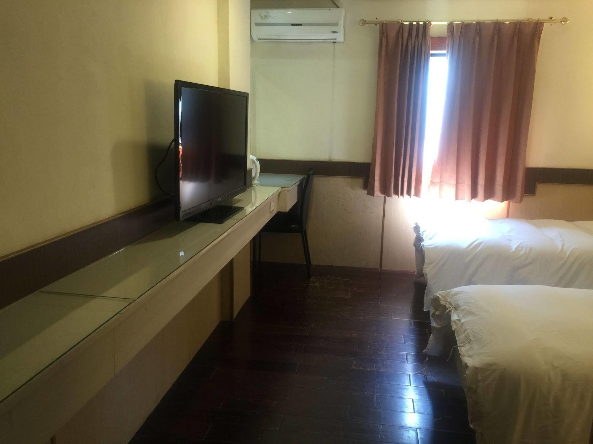 Galaxy Hotel Чжунли Екстериор снимка