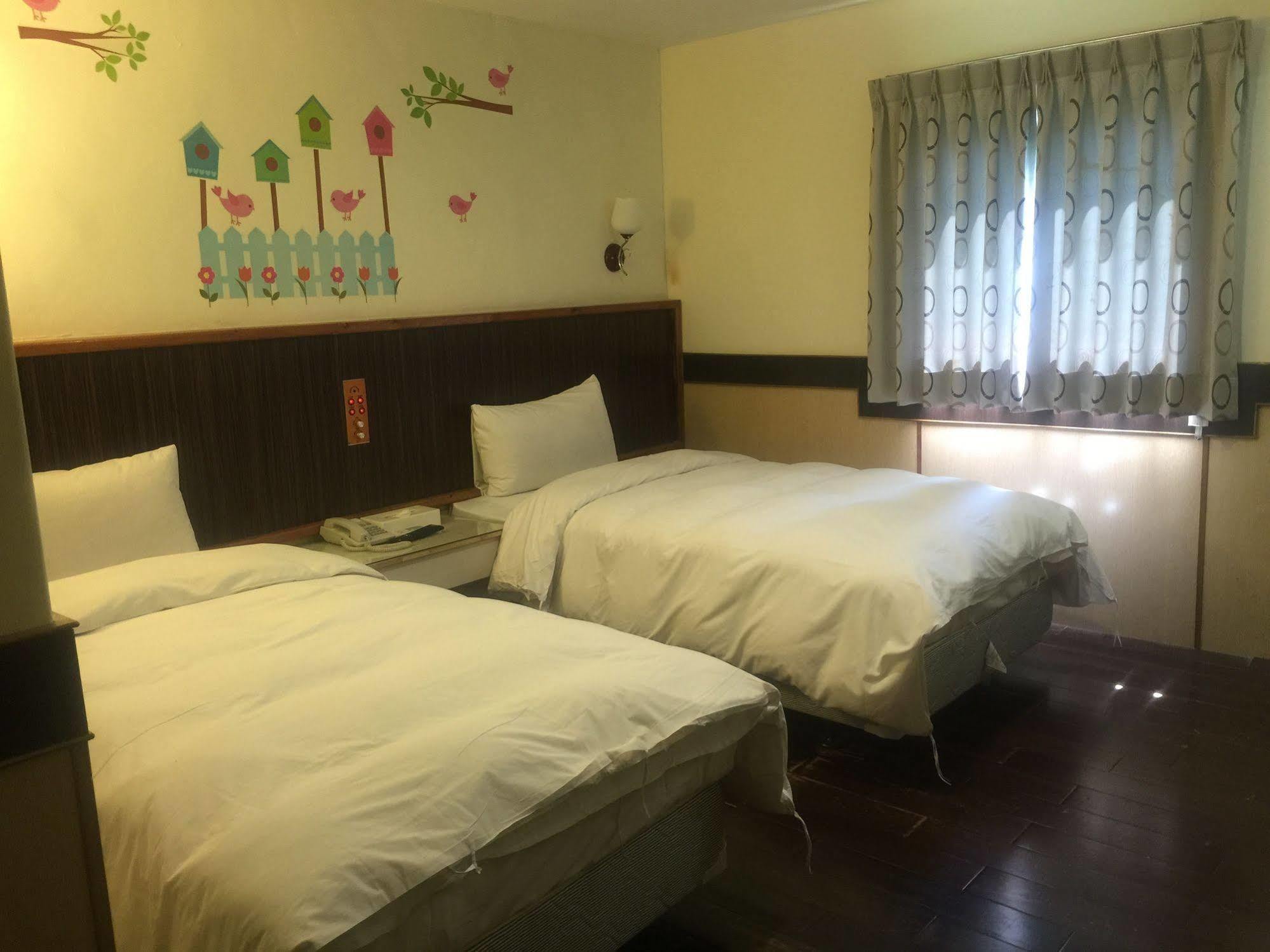Galaxy Hotel Чжунли Екстериор снимка